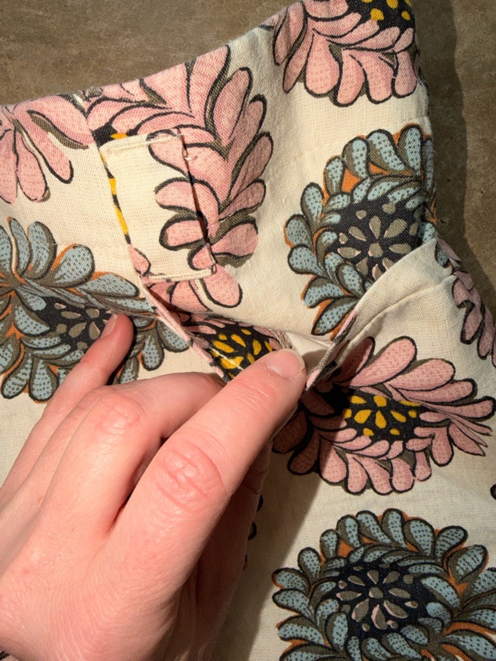 LOFT Floral Chino Shorts Pink Blue Summer Preppy - Size 4 - Picture 8 of 11